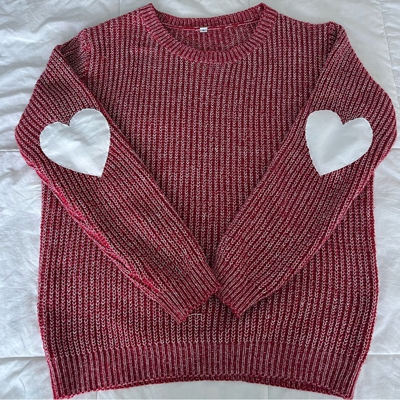 Women's red heart sweater, size small - Picture 5 of 8